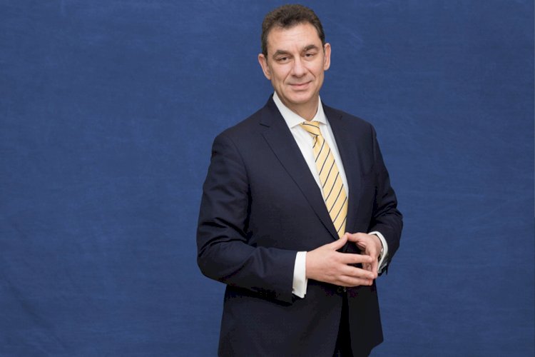 Pfizer vaccine in 2020 as COVID-19 infections hit record high